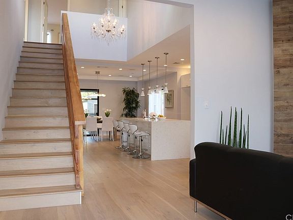 4th image of 4821 Forman Ave