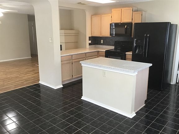 4th image of 6407 Beech Trail Dr