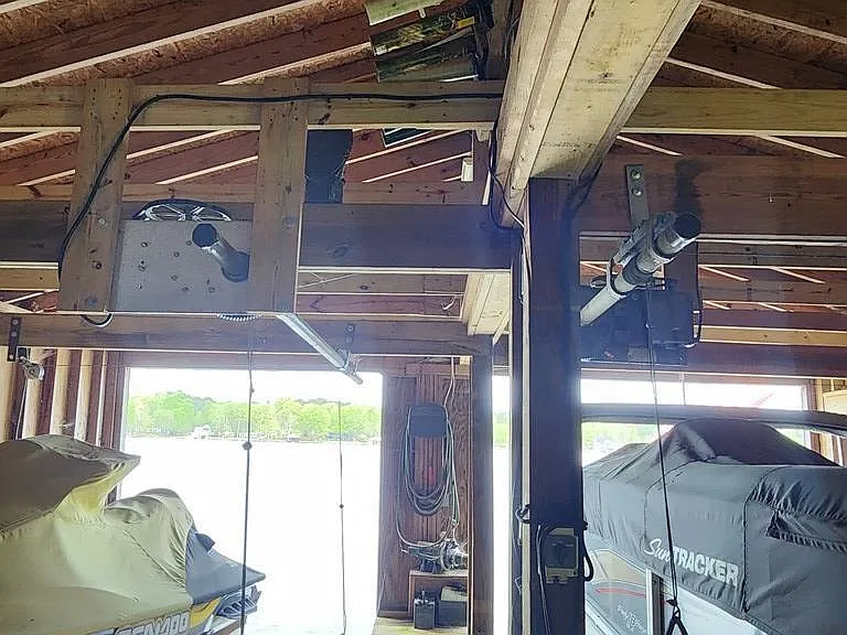 126 Village Ln — Photo 2