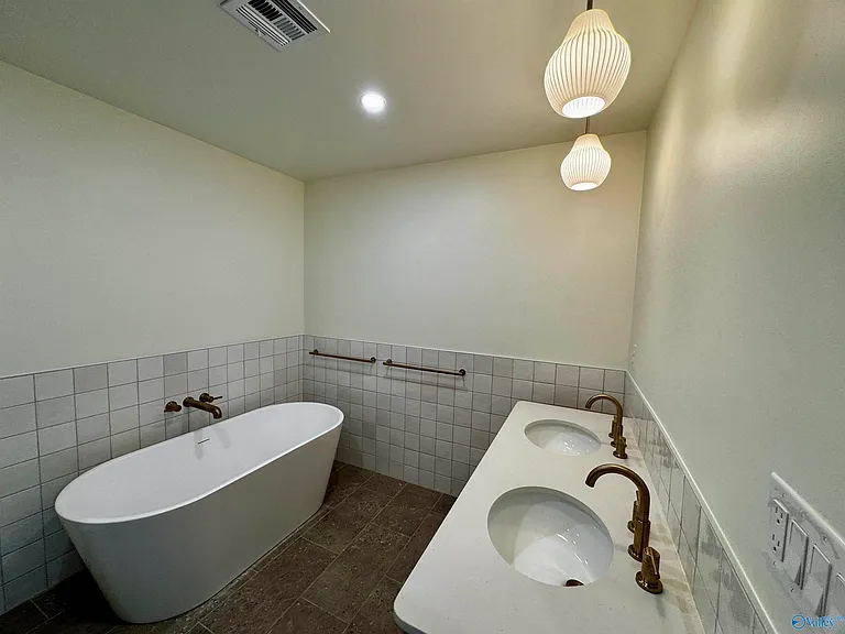 230 Washington St — Photo 33
