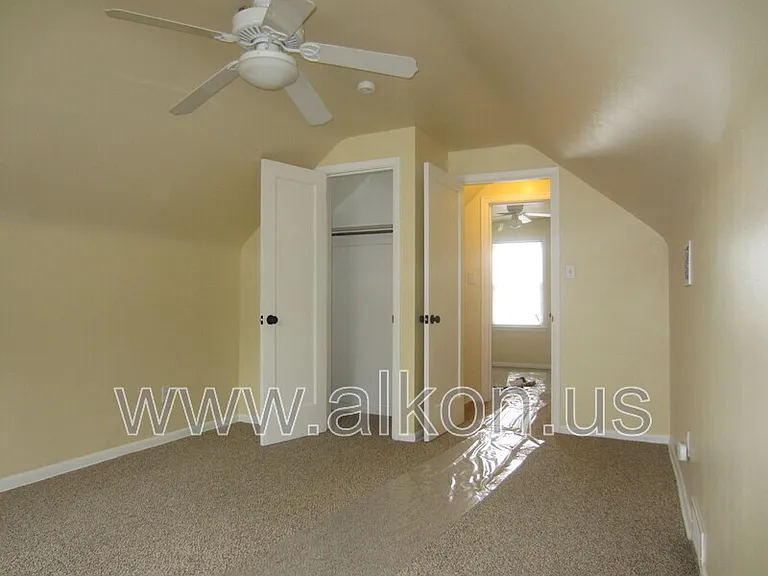 2411 Webster Ave — Photo 13