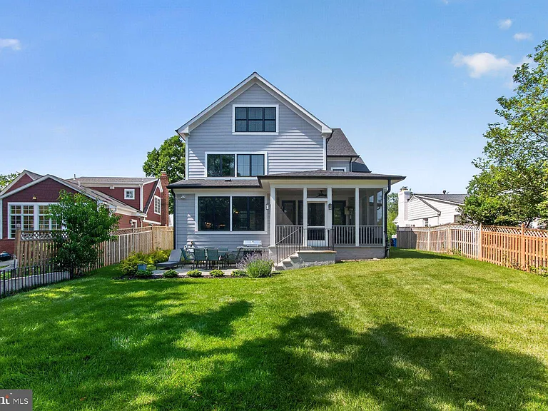 6106 Swansea St — Photo 40