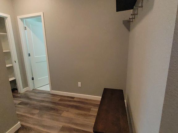 4th image of 2100 Wooster Pl