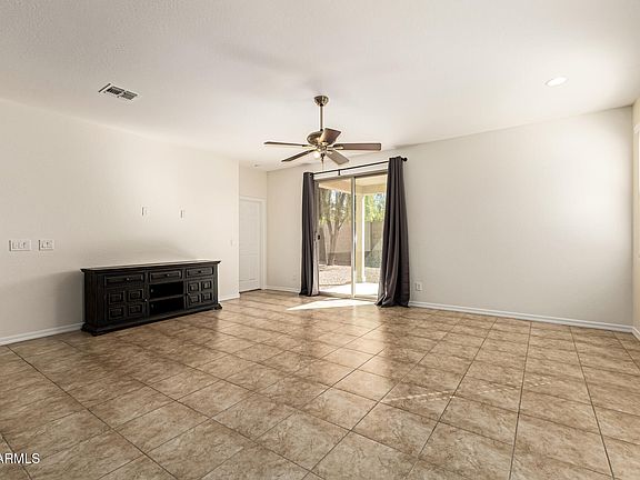 5th image of 3231 W Carter Rd