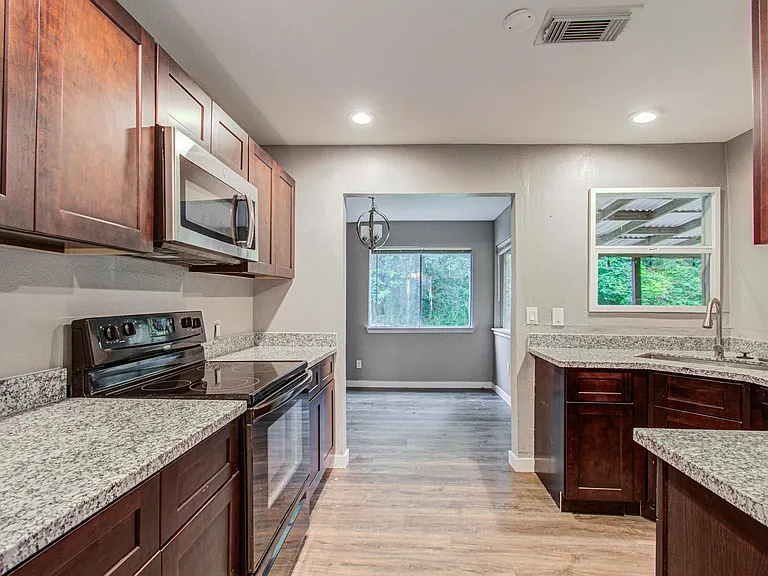 2554 River Rdg — Photo 2