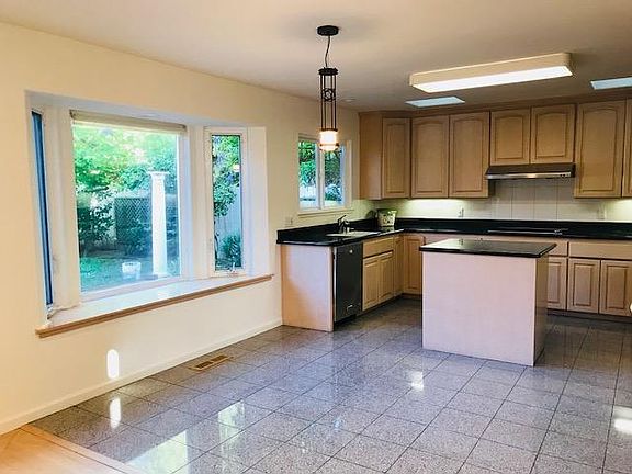 4th image of 2698 Cowper St