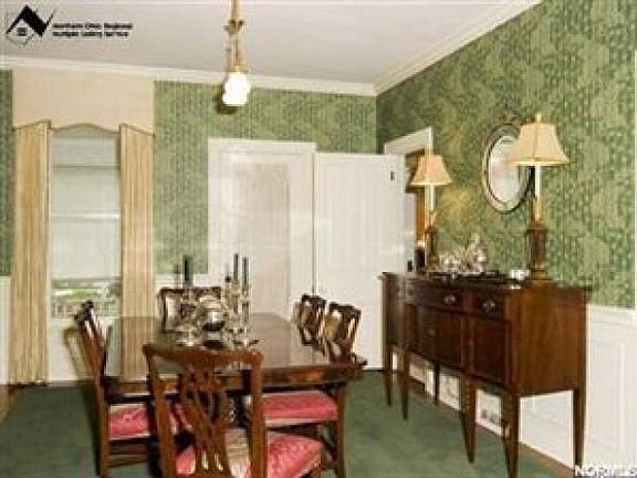 5th image of 410 Bell St