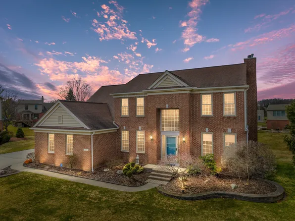 737 Caribou Ct, Rochester, MI 48307