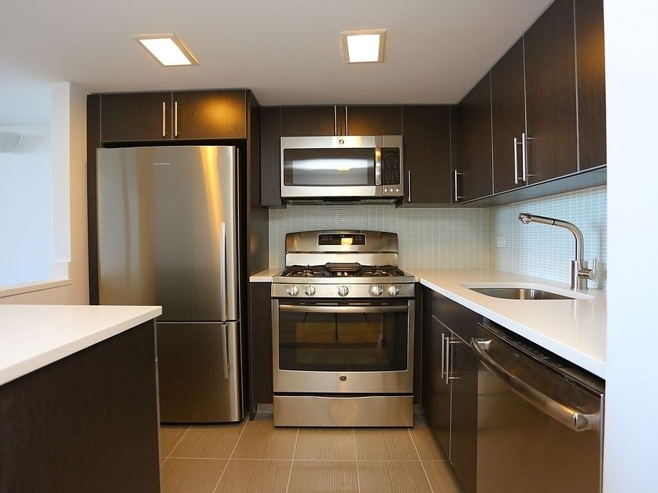 1st image of 666 Greenwich St #1