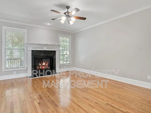 3rd image of 3014 Gaston Cir SE