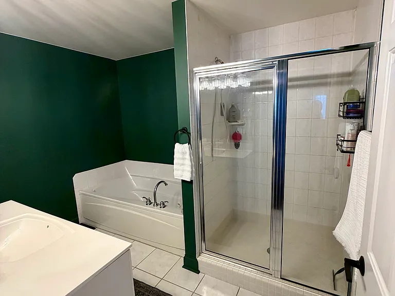 1515 N Van Buren St #403 — Photo 17