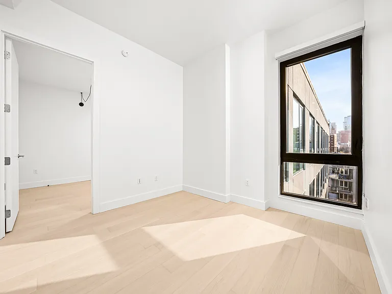 218 Front St #1717 — Photo 4