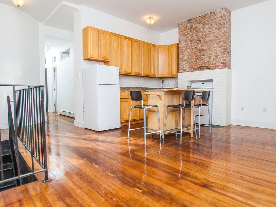 1st image of 132 Jefferson St #1A
