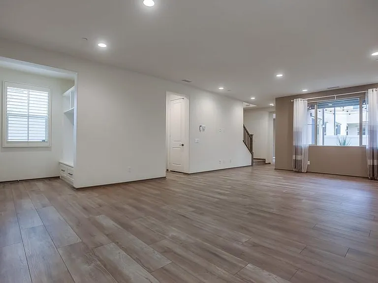 693 Gemstone Dr — Photo 5