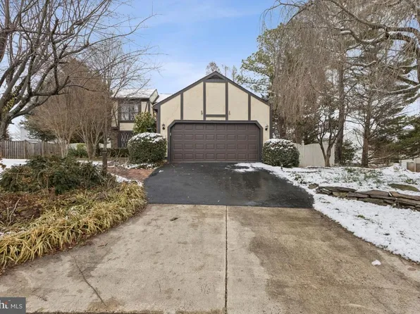 14422 Coachway Dr, Centreville, VA 20120