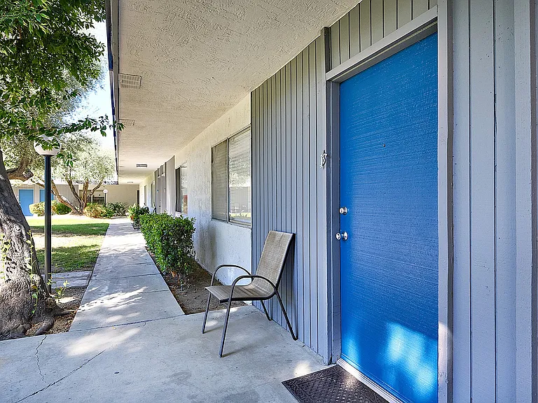 Panorama Apartments — Photo 16