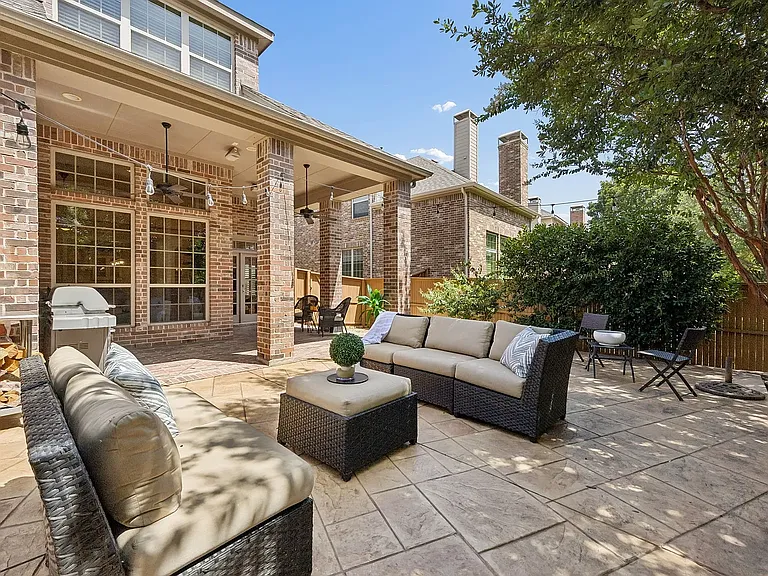 9004 Cypress Creek Rd — Photo 2