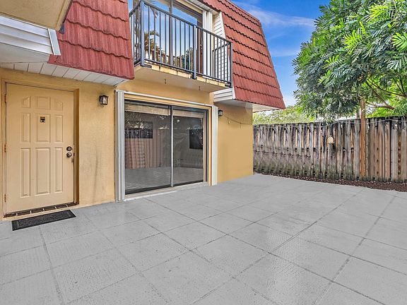 3rd image of 708 NW 99 Circle #708