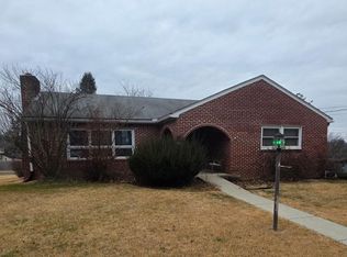 2075 Winding Rd, York, PA 17408