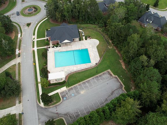 3rd image of 1003 Spotswood Cir