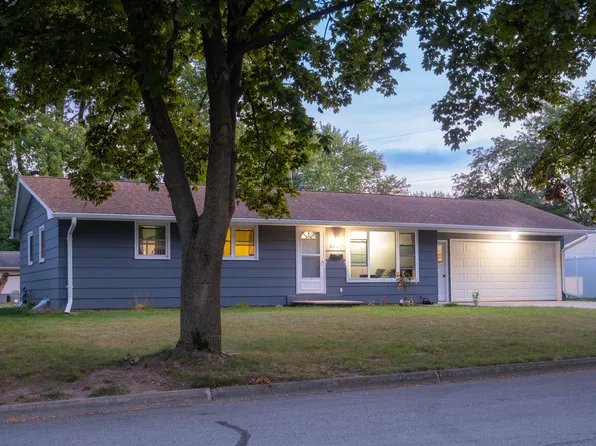 1027 Saint Anthony Dr, De Pere, WI 54115