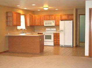 909 Waters Edge Rd, Champaign, IL 61822