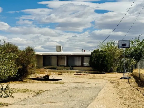 9311 Jacaranda Ave, Hesperia, CA 92345