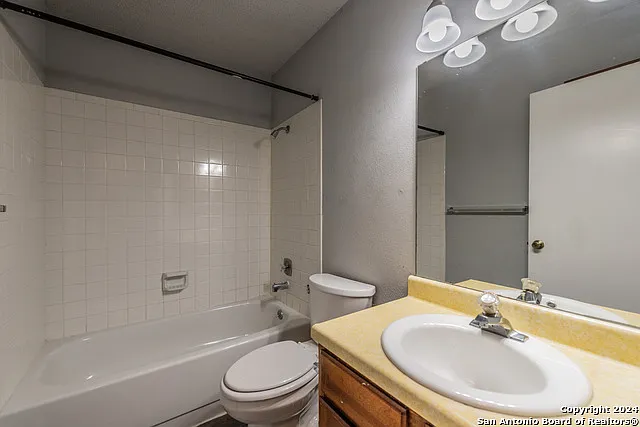 3 bed, 2.0 bath, 1348 sqft, $1,485 — Photo 3