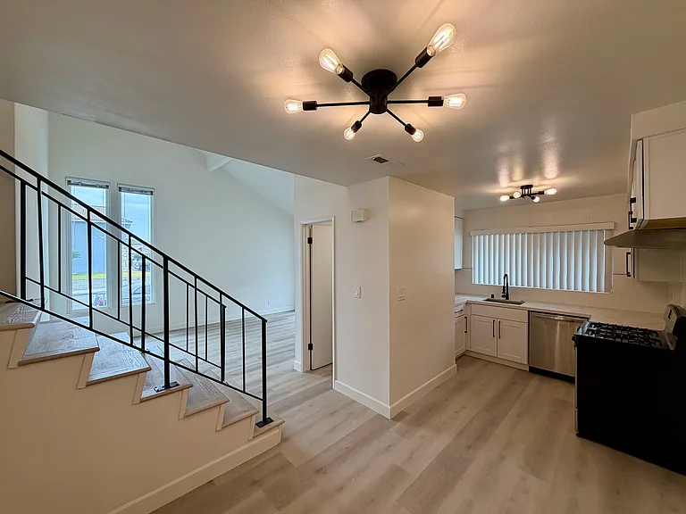 1715 Firvale Ave — Photo 3