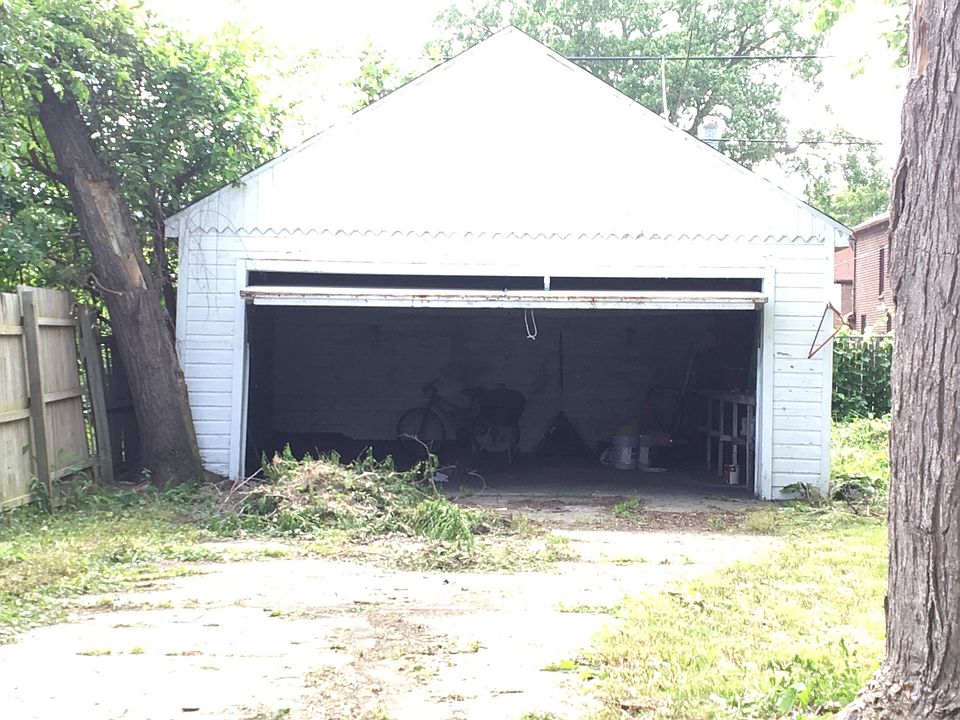 2nd image of 18461 Marlowe St