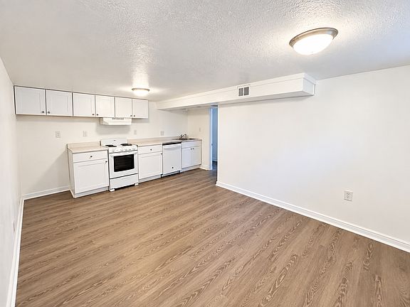 4th image of 235 International Ave #Basement