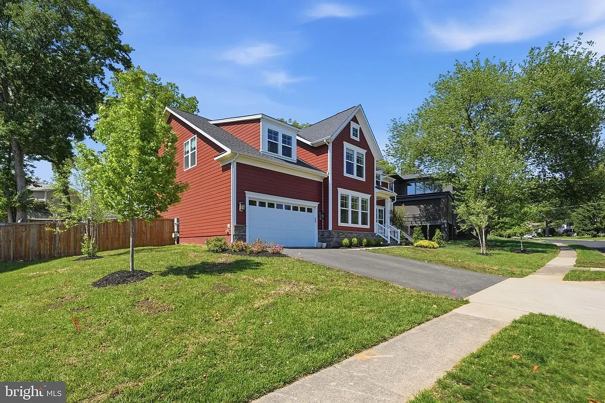 Building Photo - 2516 Villanova Dr