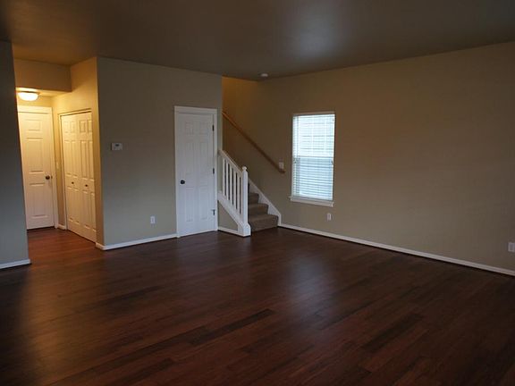 4th image of 62697 Larkview Rd