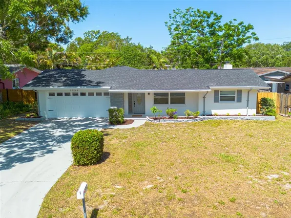 1952 Algonquin Dr, Clearwater, FL 33755