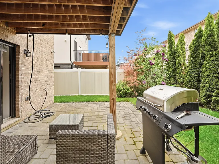 391 Lincoln Ave — Photo 35