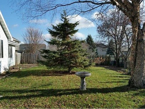 2nd image of 2221 W Seneca Dr