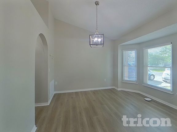 2nd image of 250 Canterbury Ct