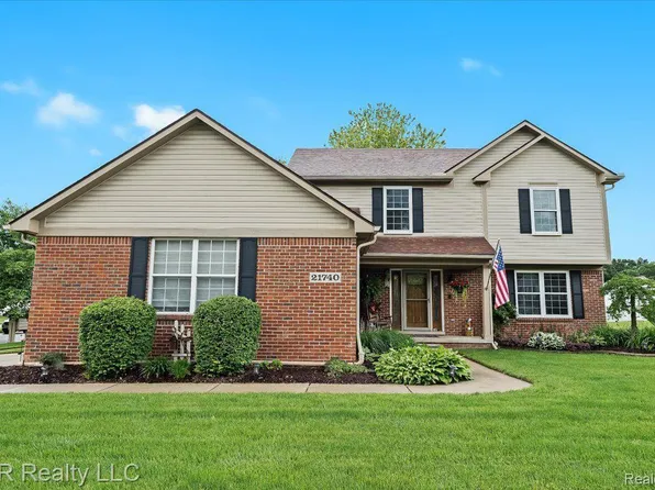 21740 Sylvan Ave, Flat Rock, MI 48134