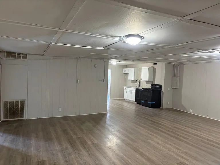 931 9th Ave #1 — Photo 4