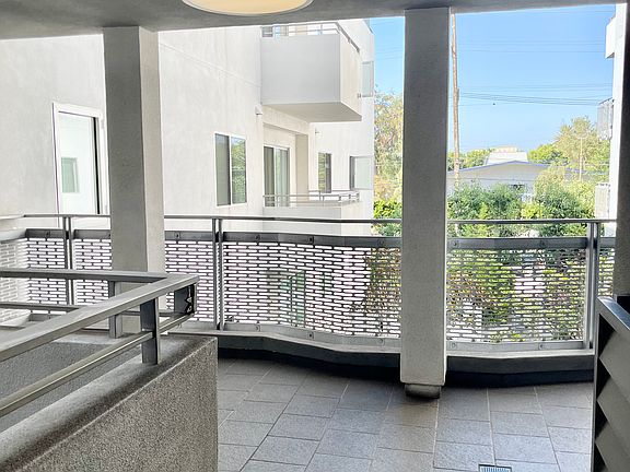 5th image of 1700 Sawtelle Blvd APT 218