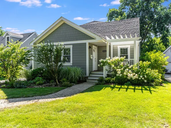 4516 Stanley Ave, Downers Grove, IL 60515