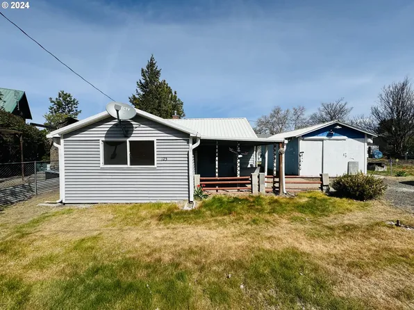 125 E Darwin St, Athena, OR 97813