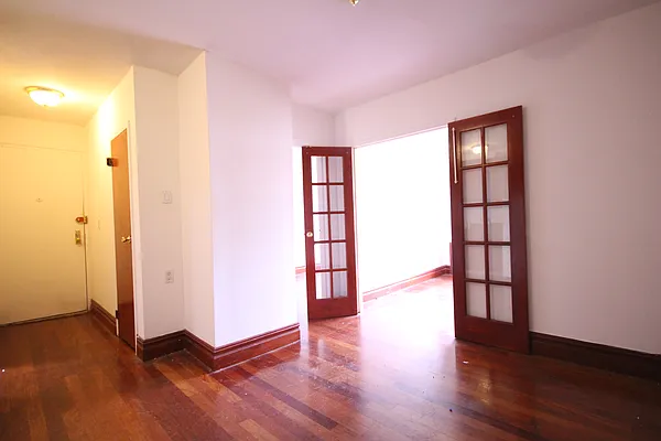 Rented by Compass | media 22