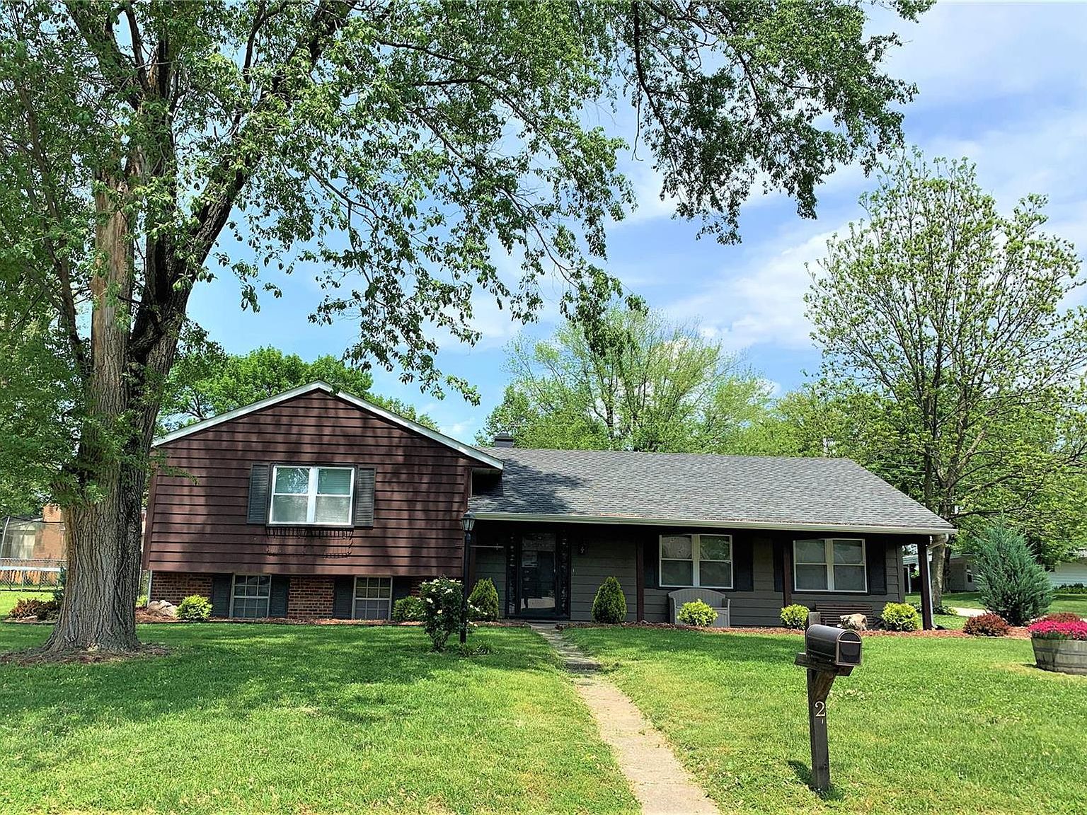 2 W Poos Dr, New Baden, IL 62265 Zillow