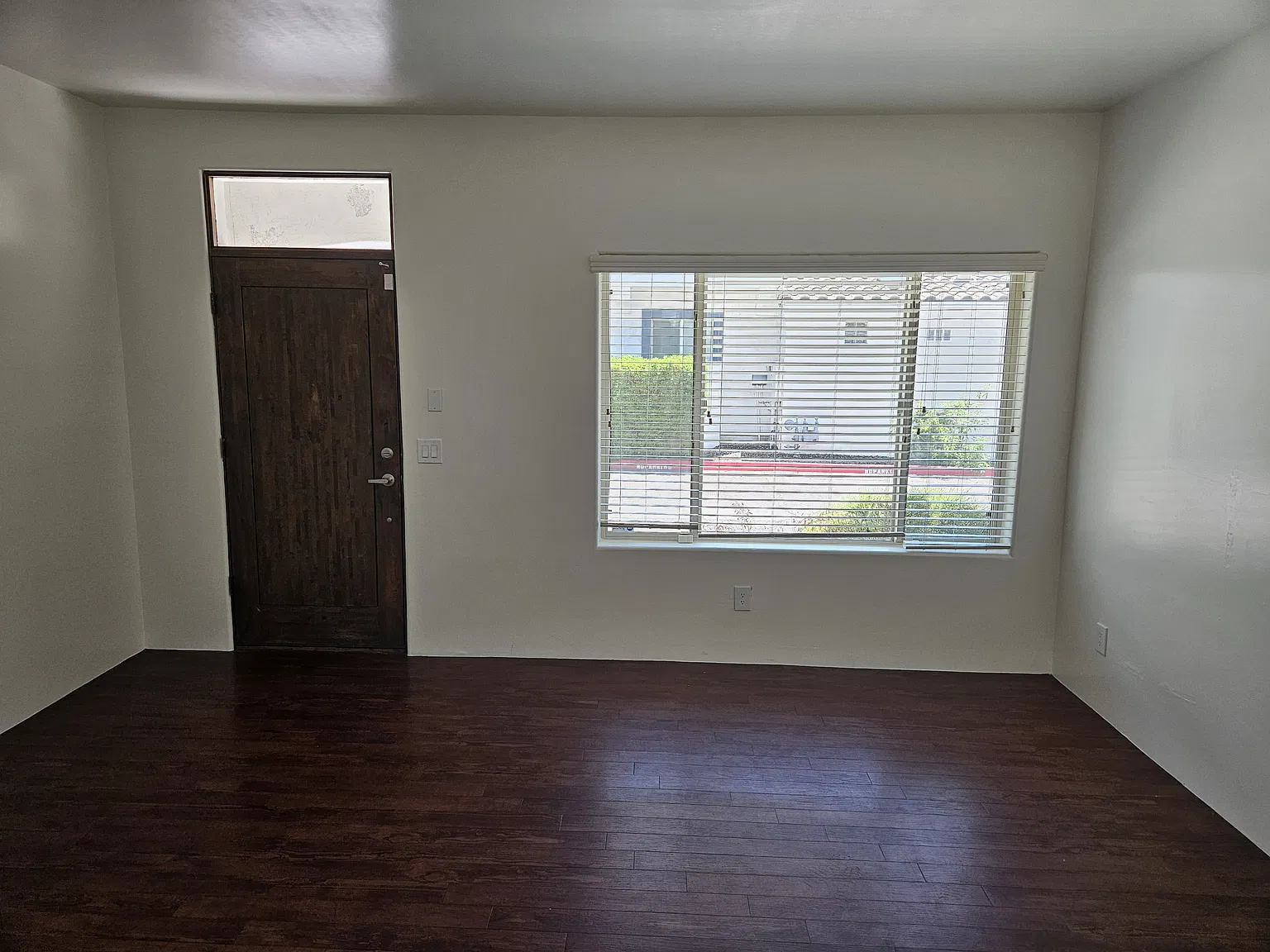 3 bed, 2455 sqft, $2,149 — Photo 3
