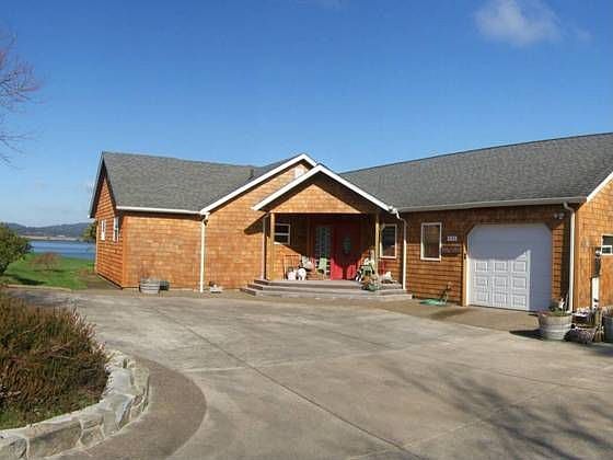 1st image of 1175 SE Blue Spruce Ln