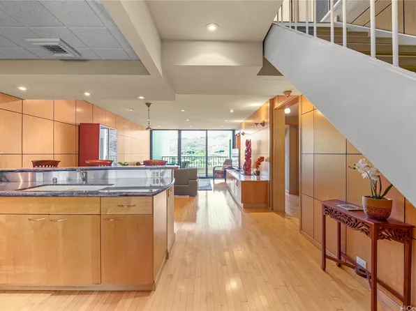 500 Lunalilo Home Rd Penthouse 28K, Honolulu, HI 96825
