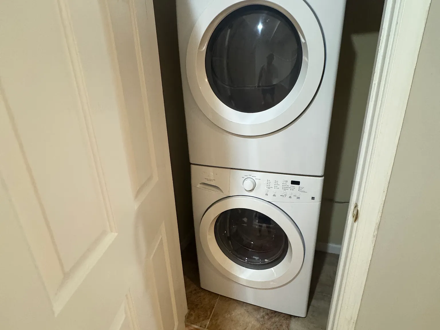 1 bed, 1600 sqft, $650 — Photo 1
