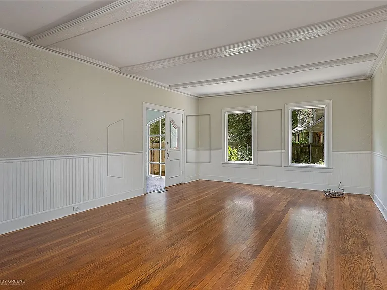 1212 E Kings Hwy — Photo 11