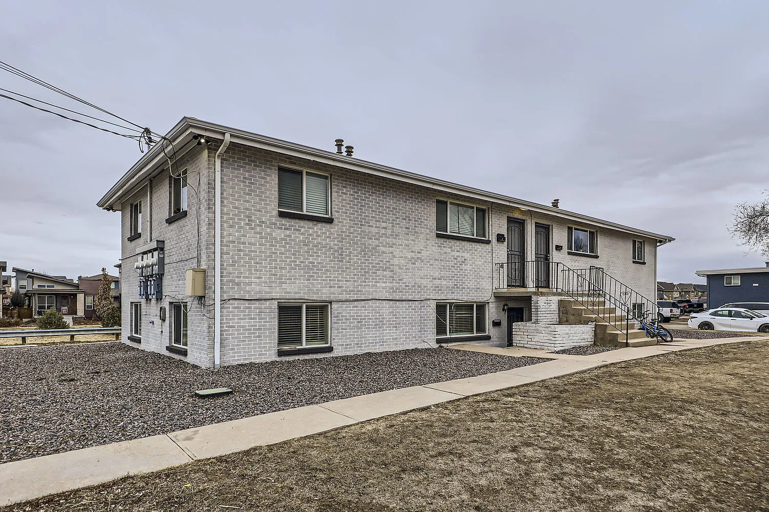 2545 Kenton Street - B — Photo 2